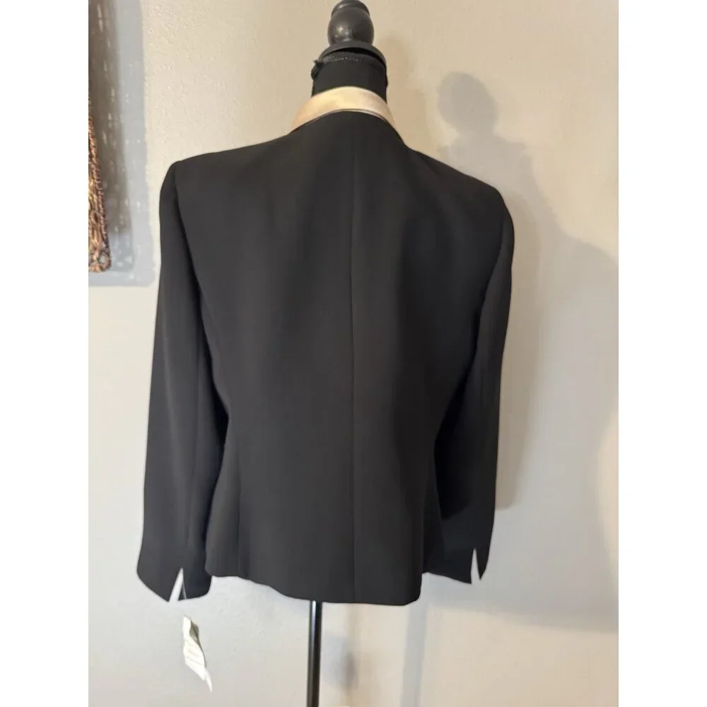 Le Suit this suit